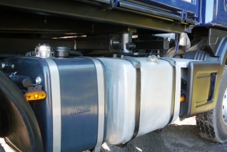 Scania R124-420 6x6 třístranný sklápěč s palet.šířkou k