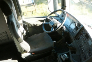 Scania R124-420 6x6 třístranný sklápěč s palet.šířkou k