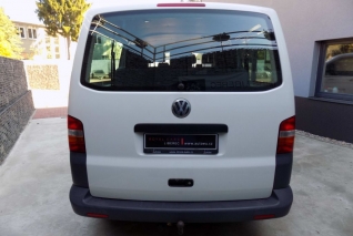 Volkswagen Transporter T5 1.9 TDI 9 míst nez. top.
