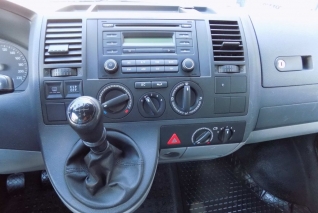 Volkswagen Transporter T5 1.9 TDI 9 míst nez. top.