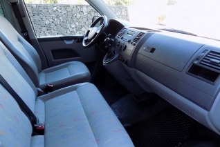 Volkswagen Transporter T5 1.9 TDI 9 míst nez. top.