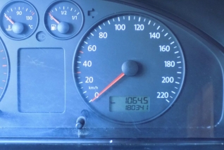 Volkswagen Transporter T5 1.9 TDI 9 míst nez. top.