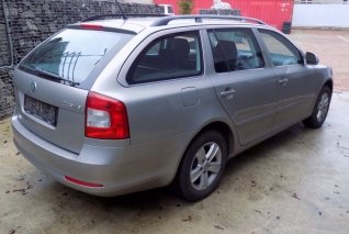 Škoda Octavia 1.6 TDi CZ 1. maj, servisní knížka