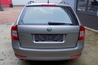 Škoda Octavia 1.6 TDi CZ 1. maj, servisní knížka