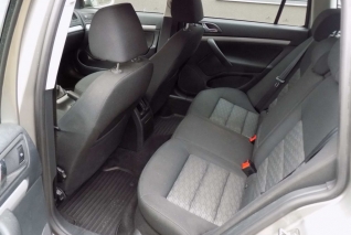 Škoda Octavia 1.6 TDi CZ 1. maj, servisní knížka