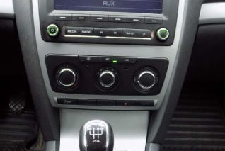 Škoda Octavia 1.6 TDi CZ 1. maj, servisní knížka