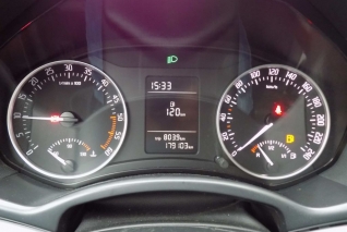 Škoda Octavia 1.6 TDi CZ 1. maj, servisní knížka