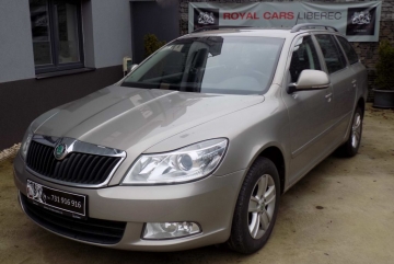 Škoda Octavia 1.6 TDi CZ 1. maj, servisní knížka